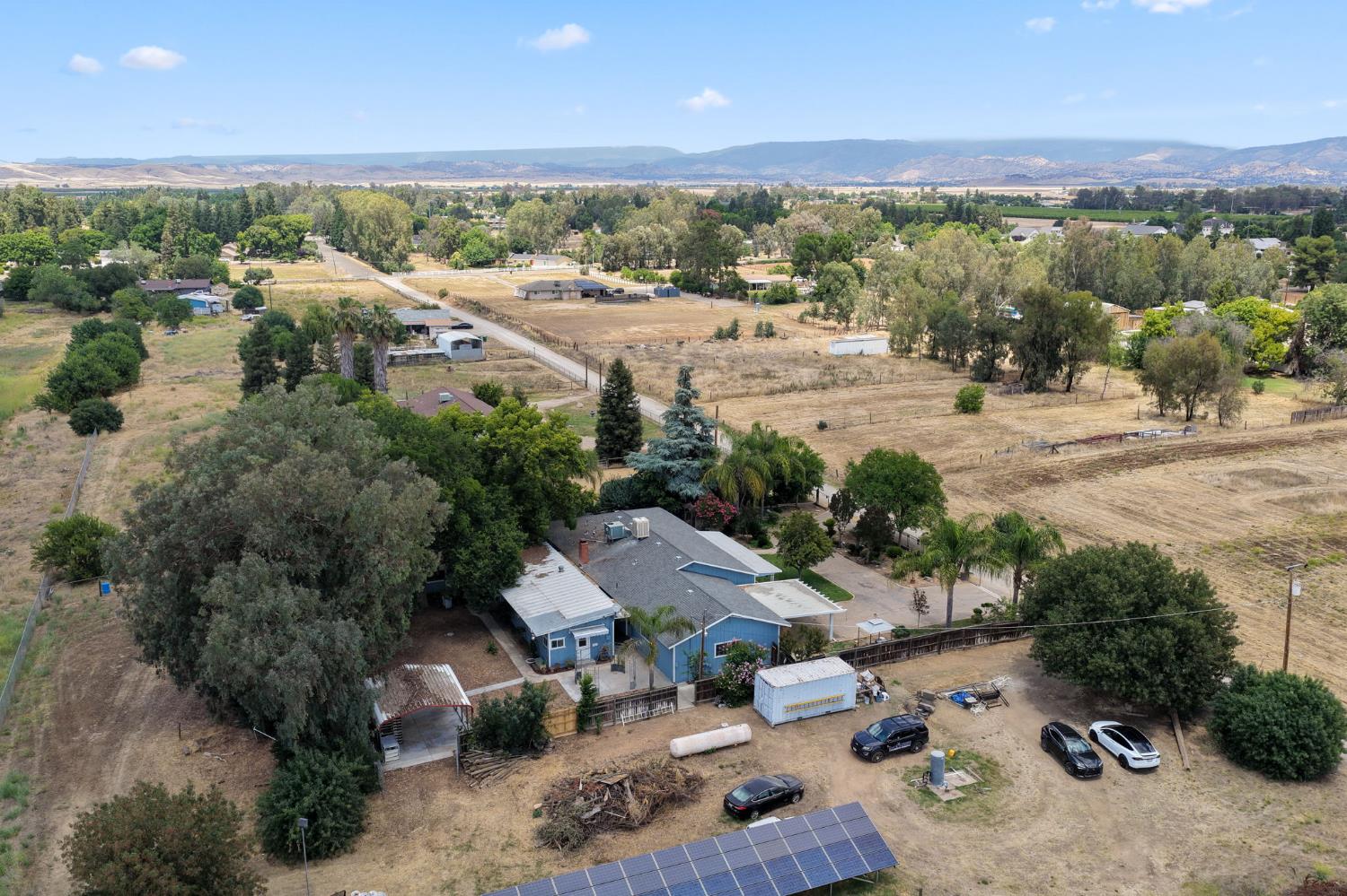 10365 10361 E Bullard Ave, Clovis, CA 93619