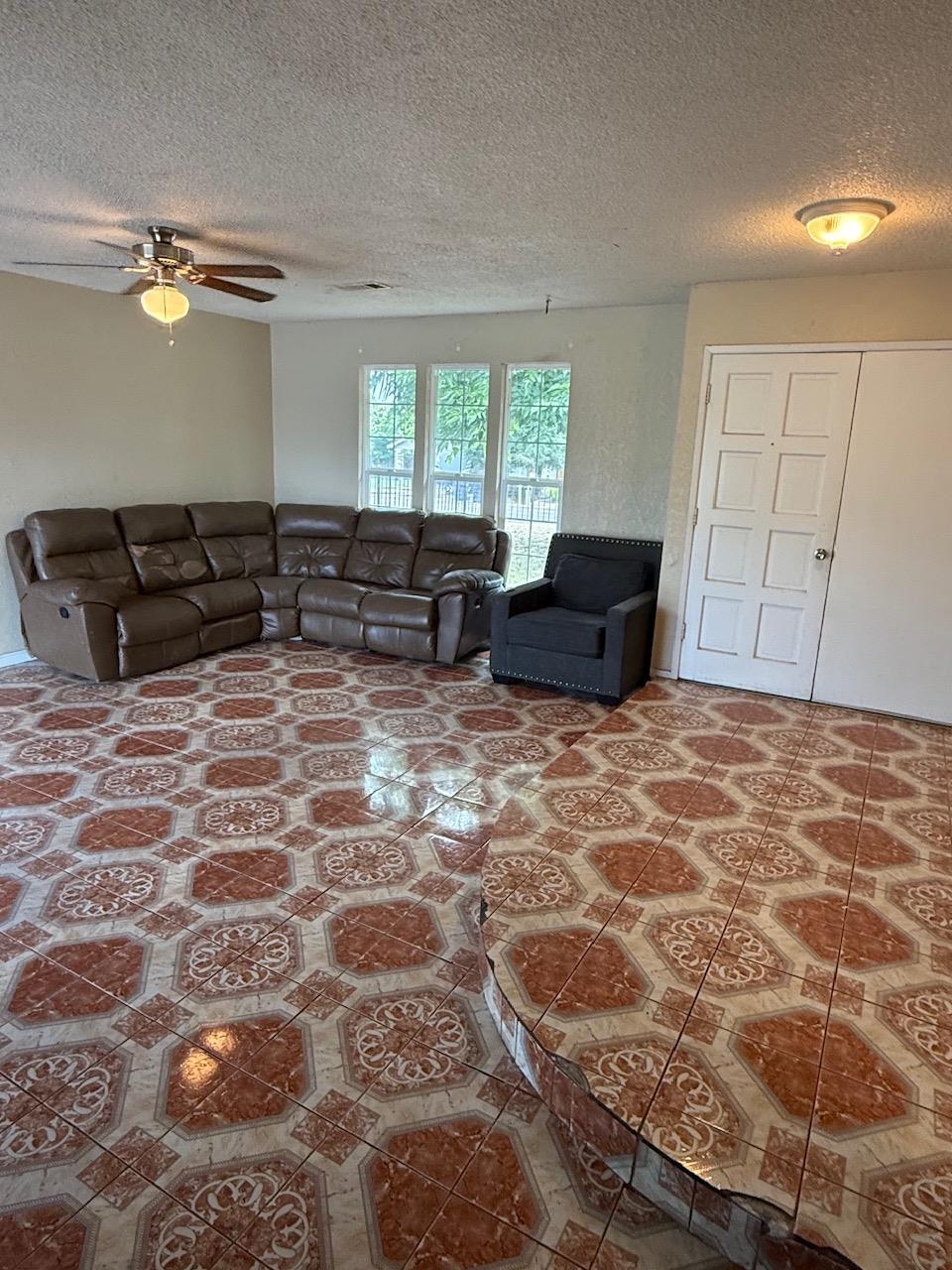 17316 Camden Dr, Madera, CA 93638