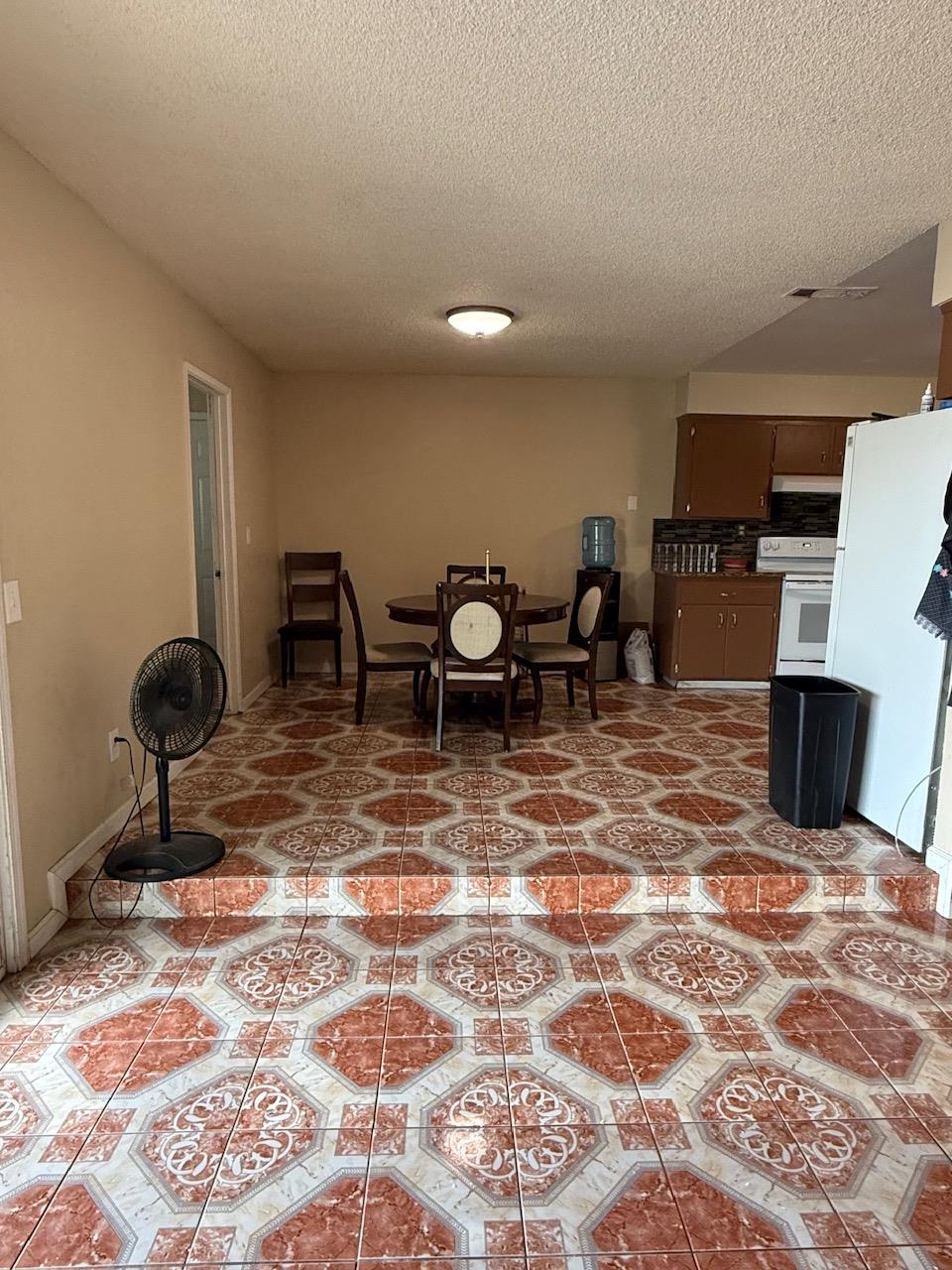 17316 Camden Dr, Madera, CA 93638