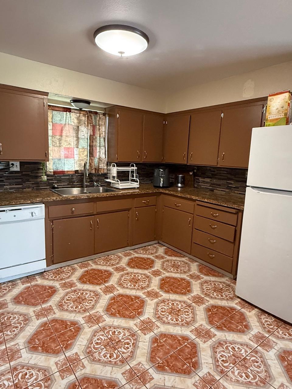 17316 Camden Dr, Madera, CA 93638