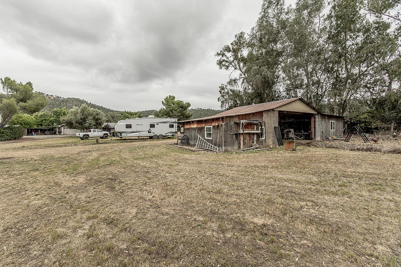 29545 Oak Meadow Rd, Tollhouse, CA 93667
