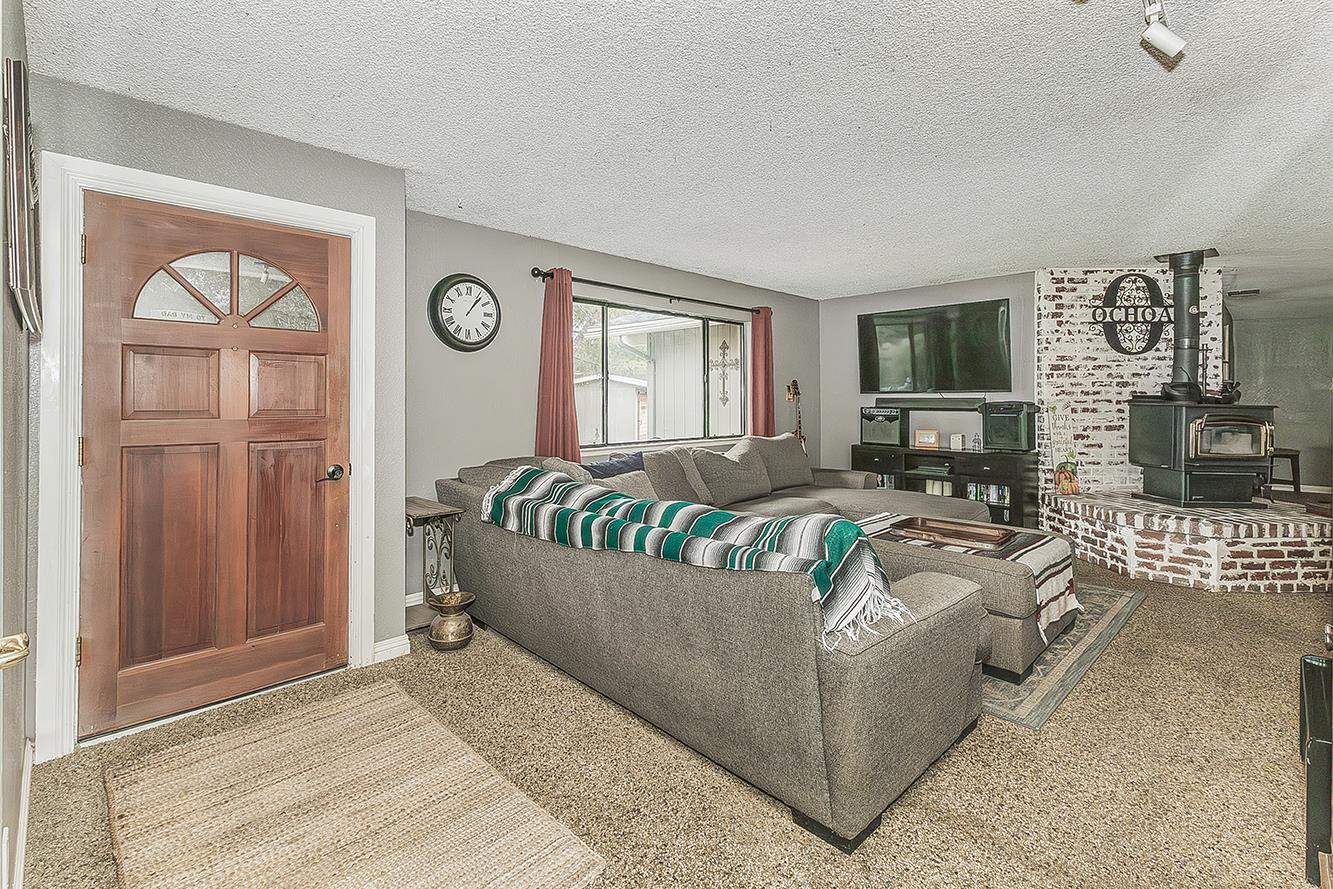 29545 Oak Meadow Rd, Tollhouse, CA 93667