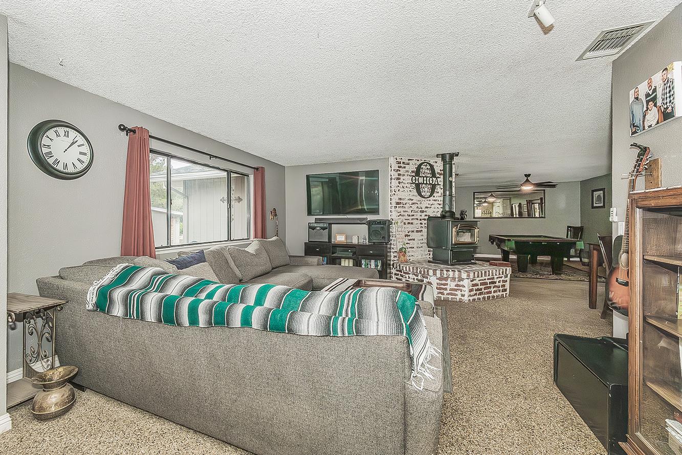 29545 Oak Meadow Rd, Tollhouse, CA 93667