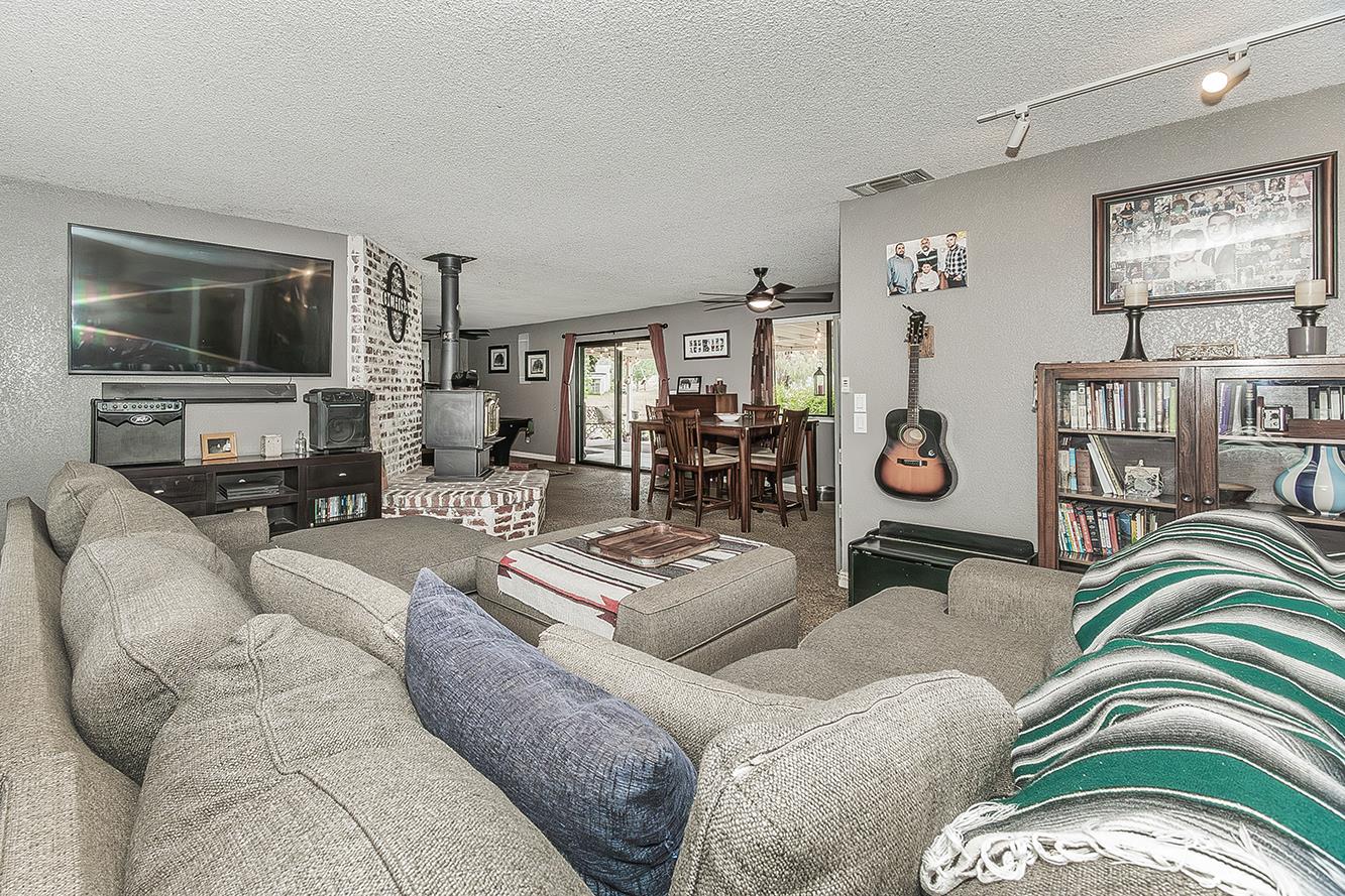 29545 Oak Meadow Rd, Tollhouse, CA 93667