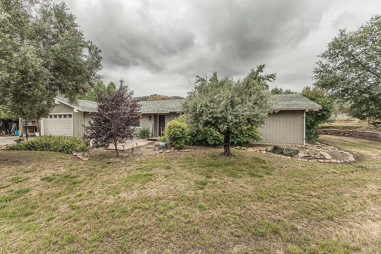 29545 Oak Meadow Rd, Tollhouse, CA 93667