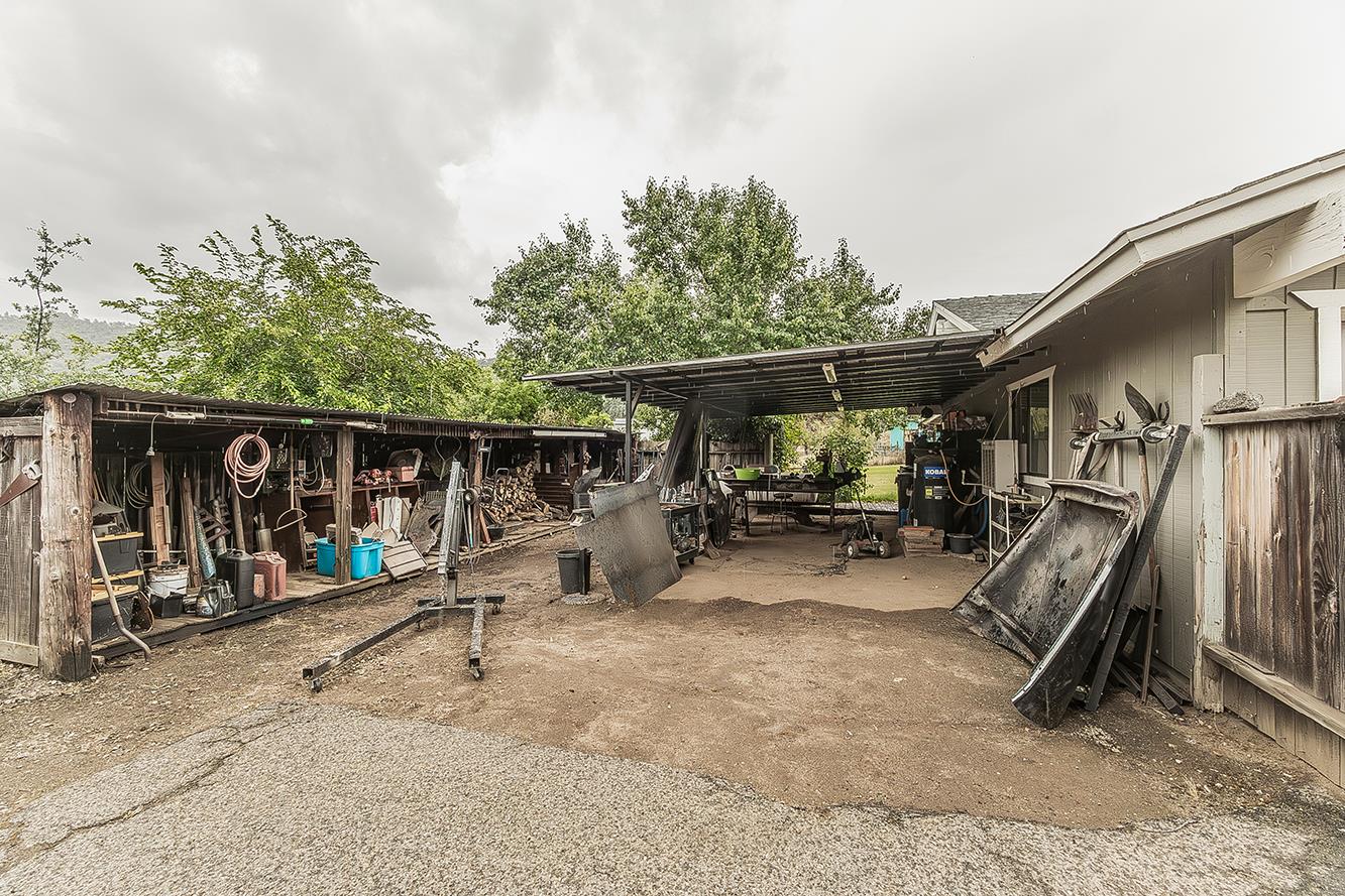 29545 Oak Meadow Rd, Tollhouse, CA 93667