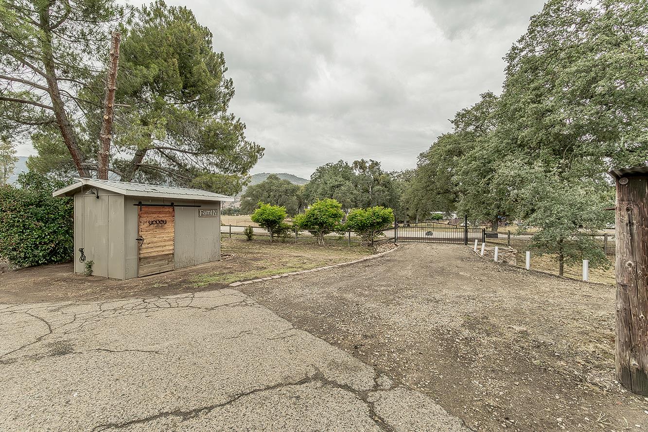 29545 Oak Meadow Rd, Tollhouse, CA 93667