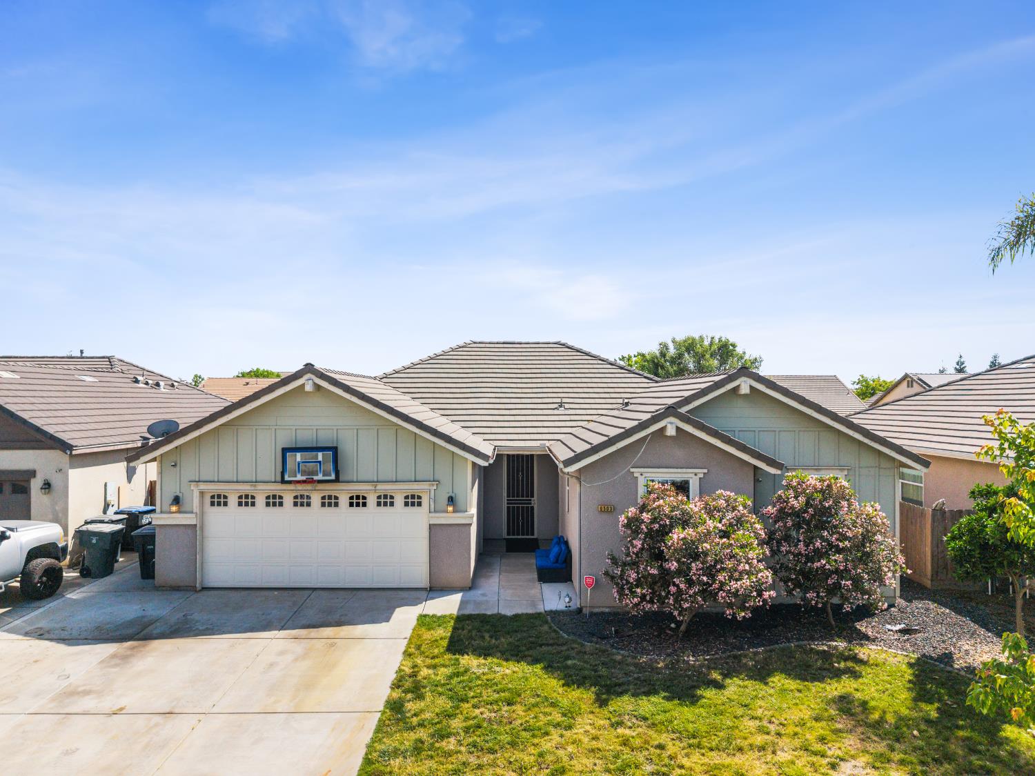 6503 W Perez Ave, Visalia, CA 93291