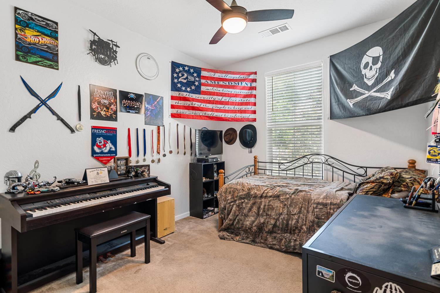 6503 W Perez Ave, Visalia, CA 93291