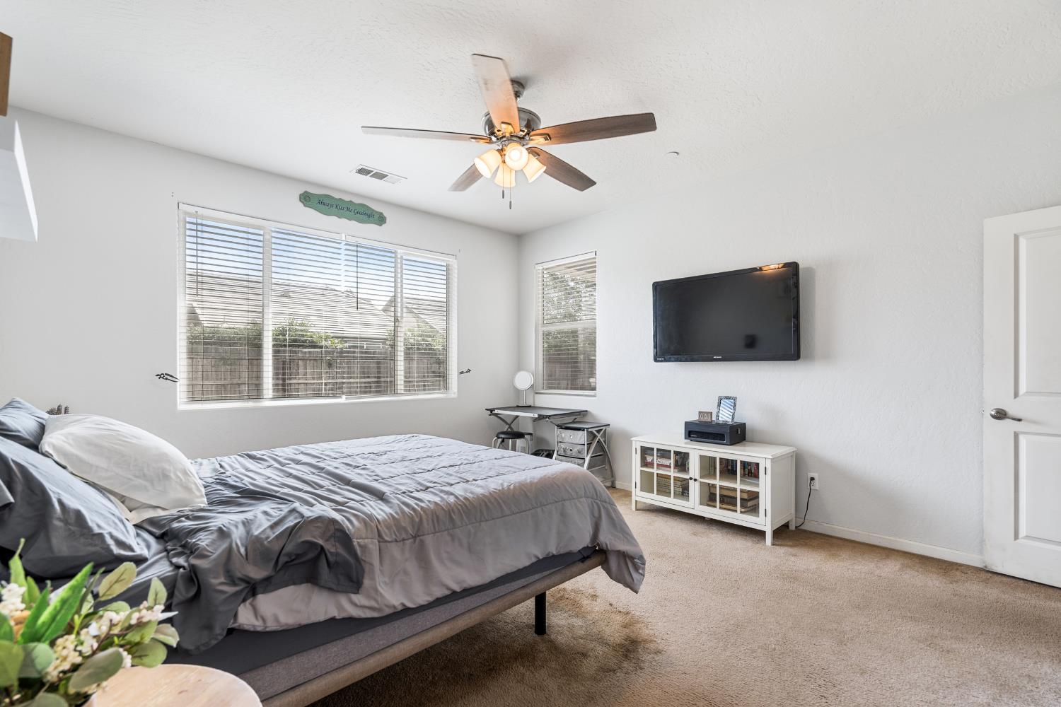 6503 W Perez Ave, Visalia, CA 93291