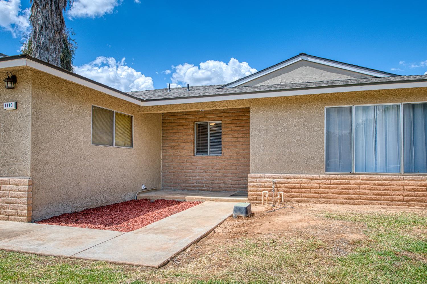 1110 W Bedford Ave, Fresno, CA 93711
