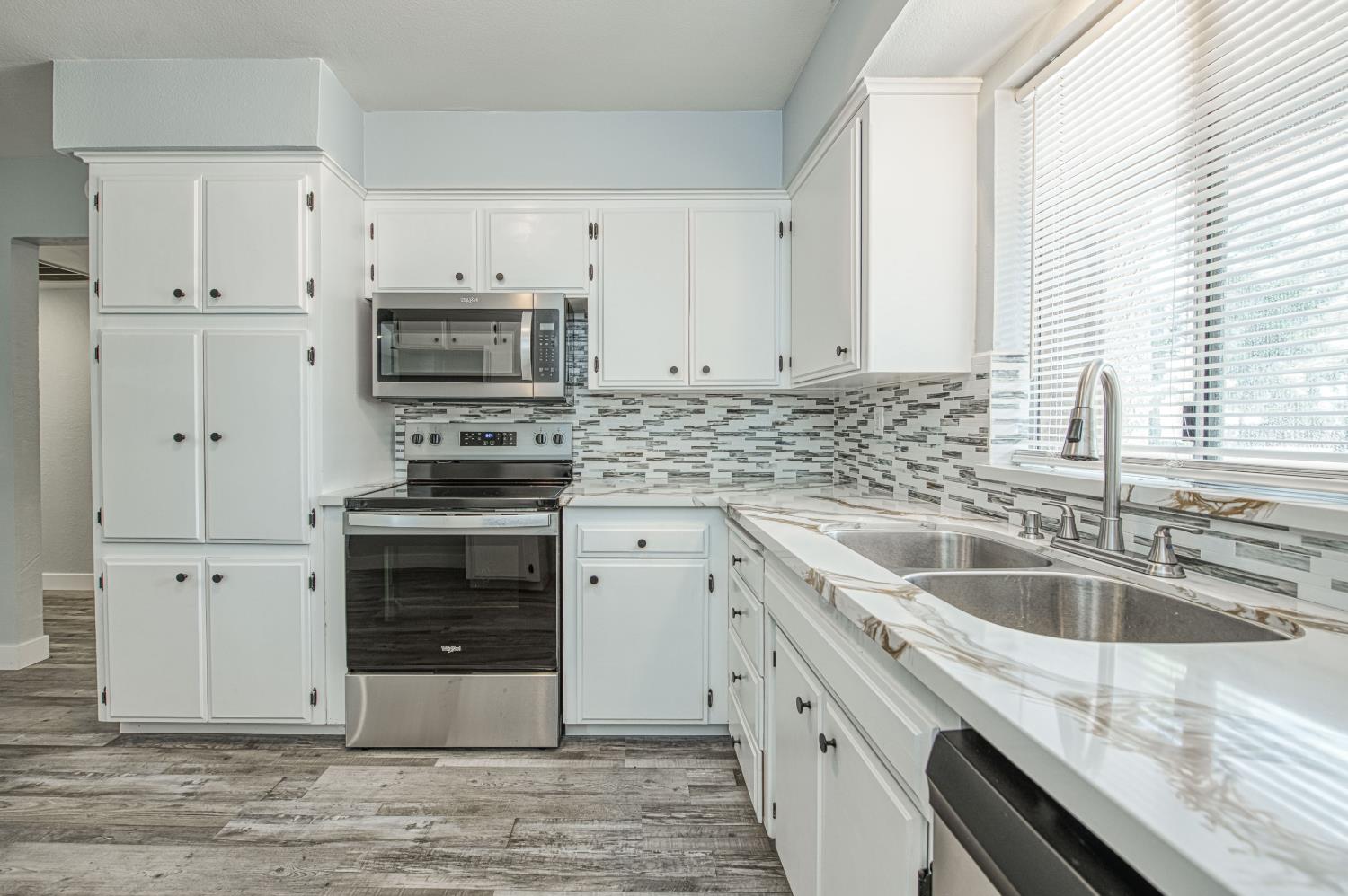 1110 W Bedford Ave, Fresno, CA 93711