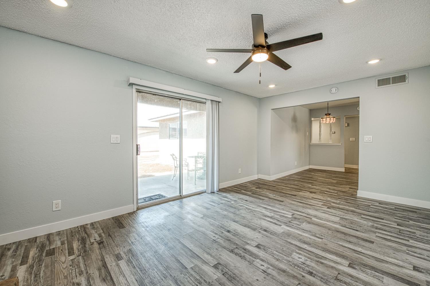 1110 W Bedford Ave, Fresno, CA 93711