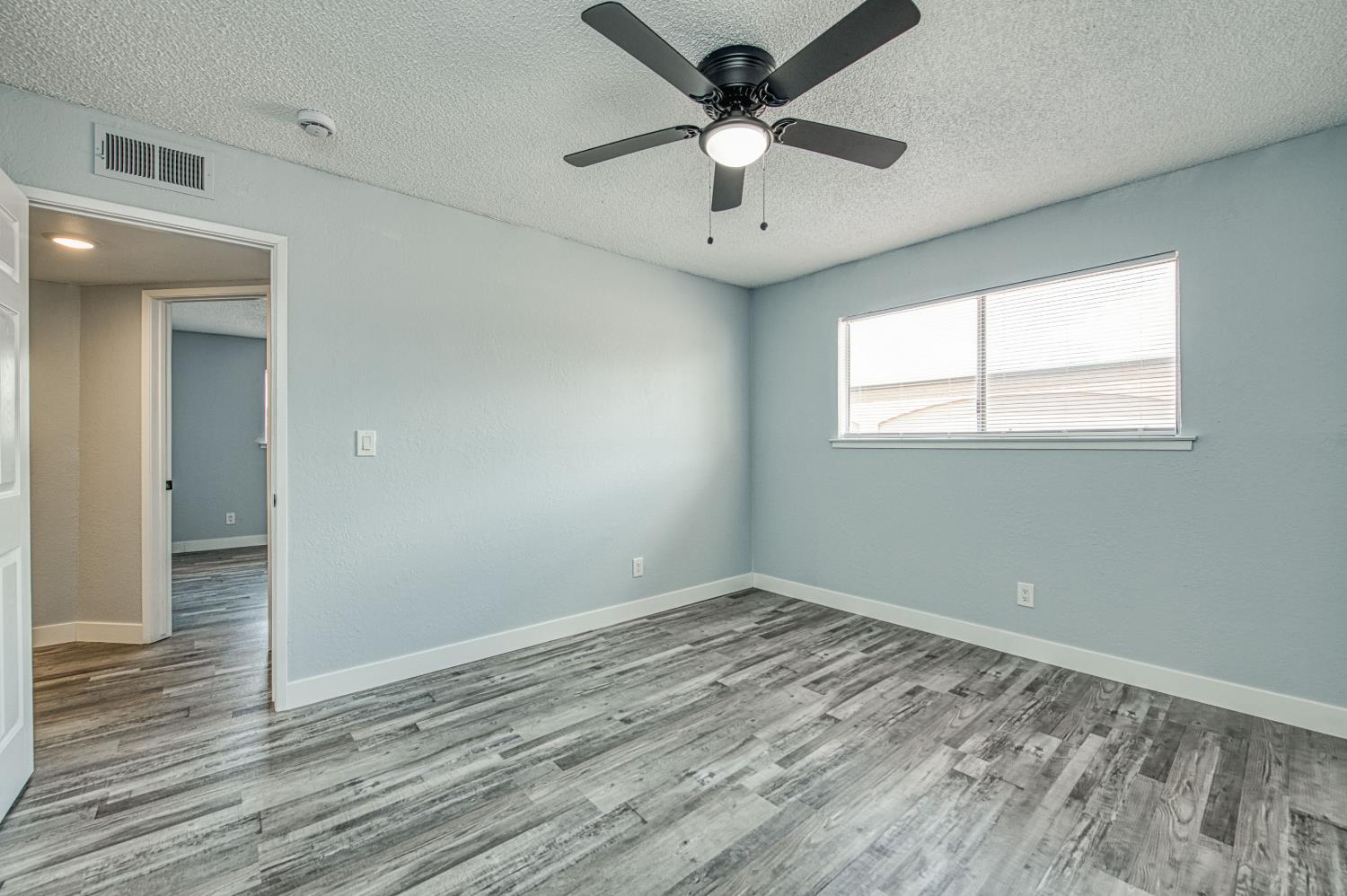 1110 W Bedford Ave, Fresno, CA 93711