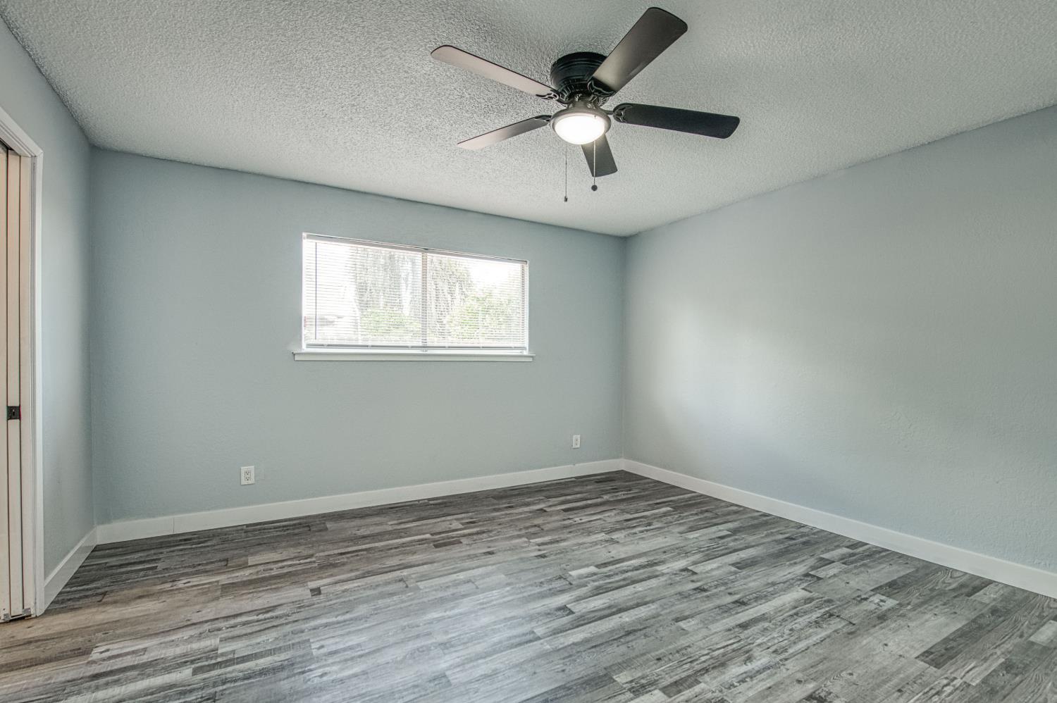 1110 W Bedford Ave, Fresno, CA 93711
