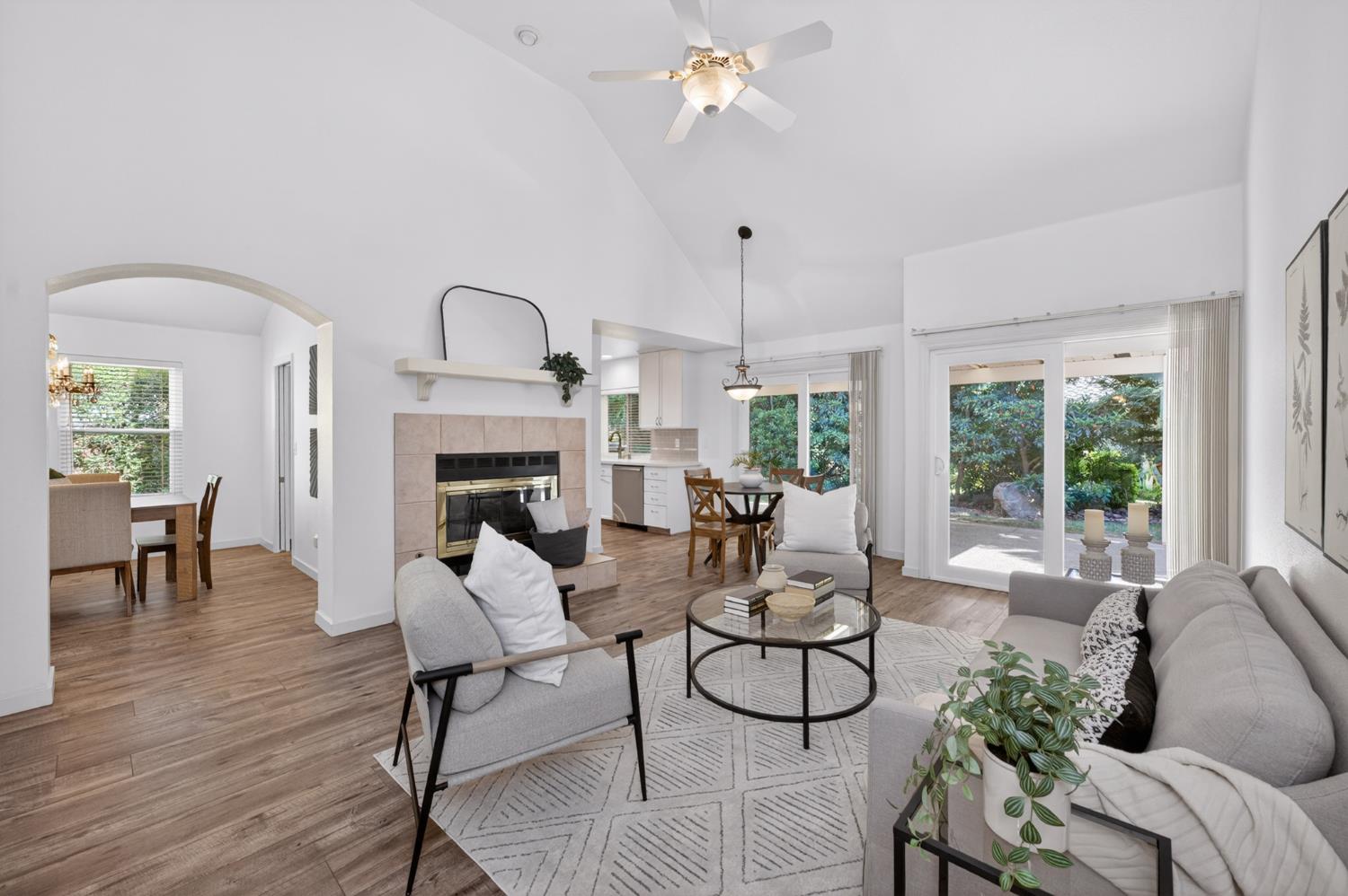 2997 W Silverhill Ln, Fresno, CA 93711