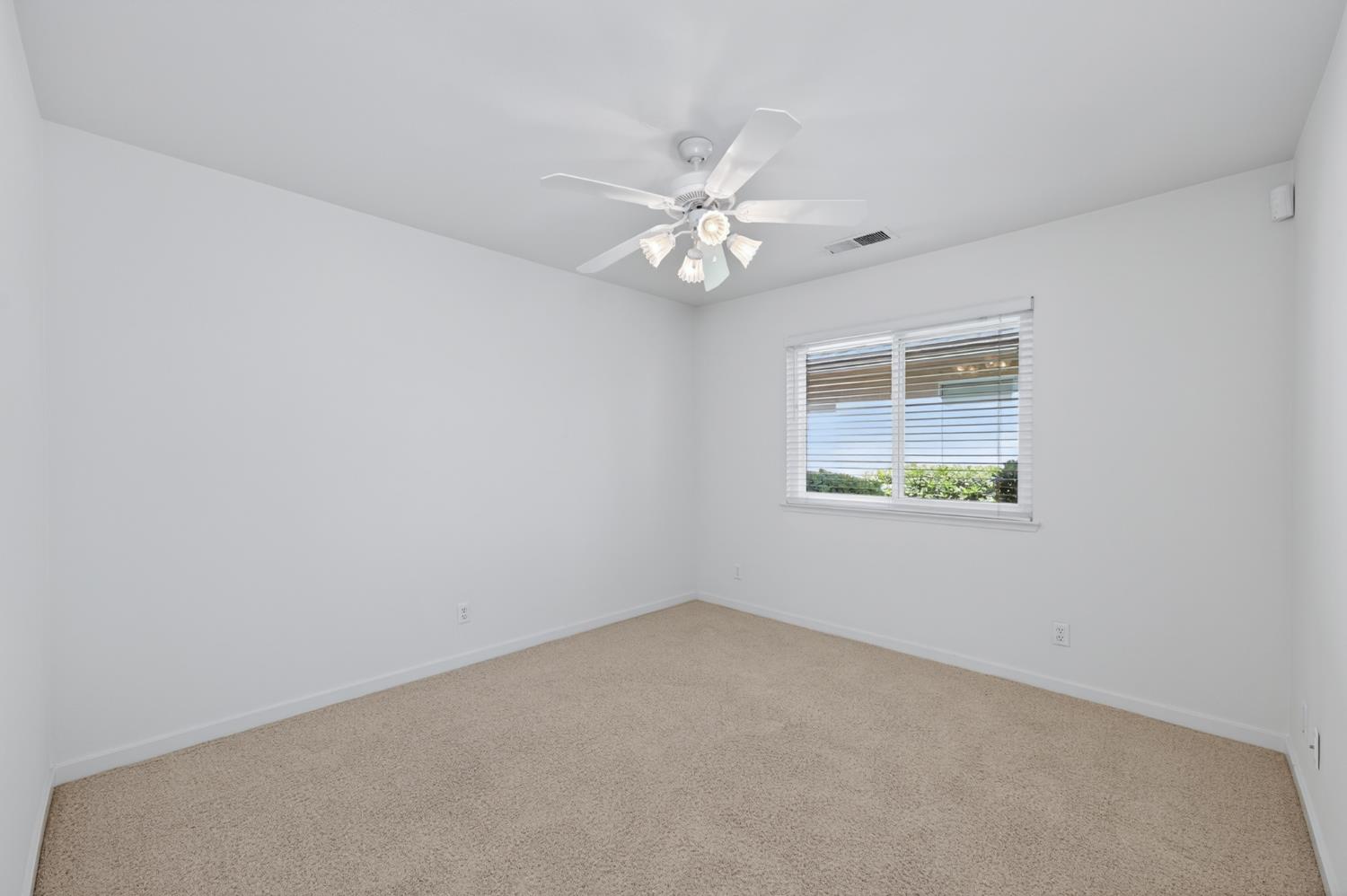 2997 W Silverhill Ln, Fresno, CA 93711