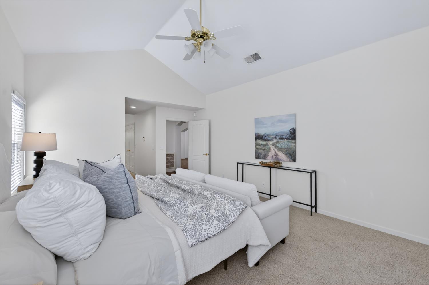 2997 W Silverhill Ln, Fresno, CA 93711