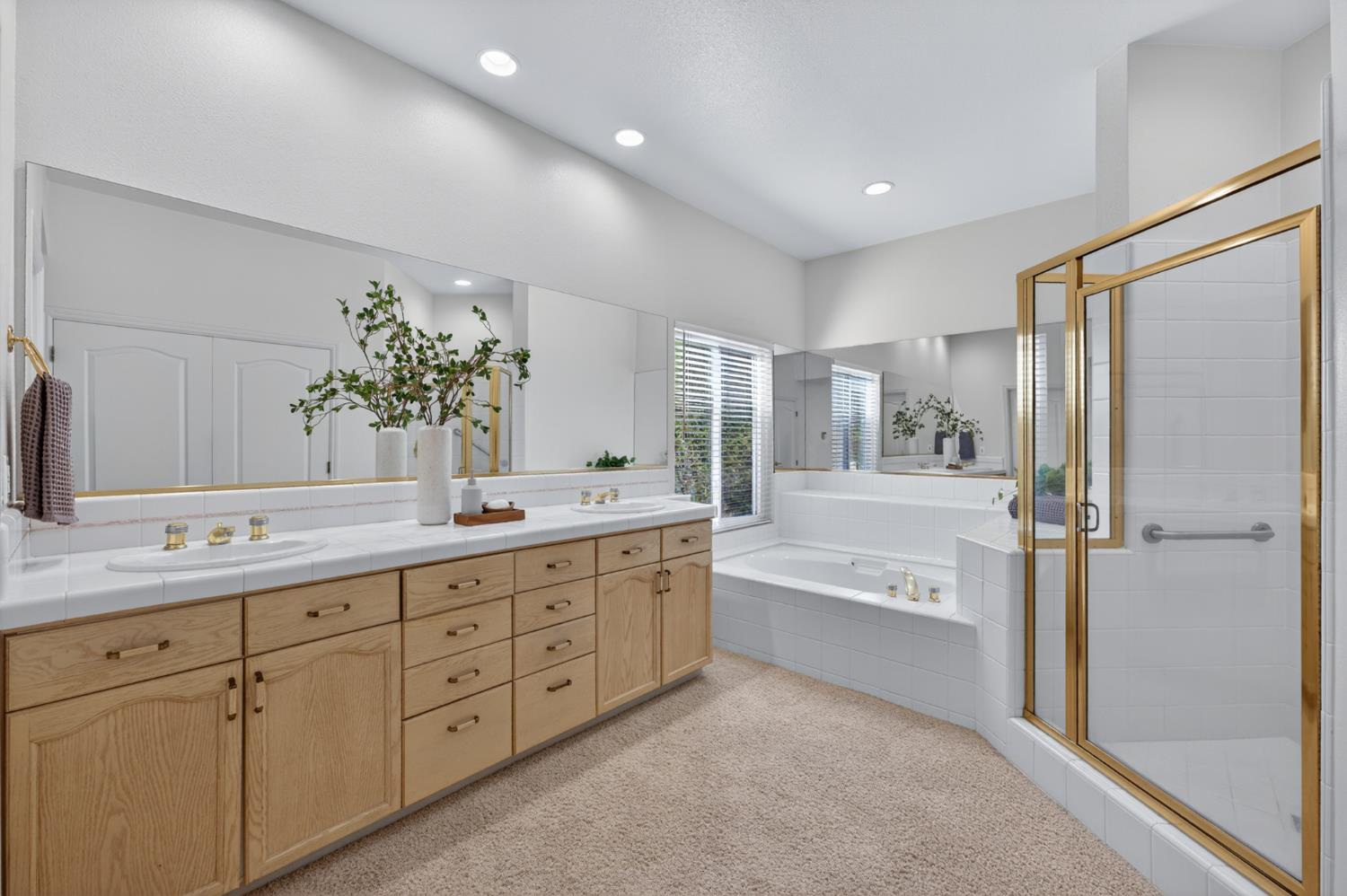 2997 W Silverhill Ln, Fresno, CA 93711