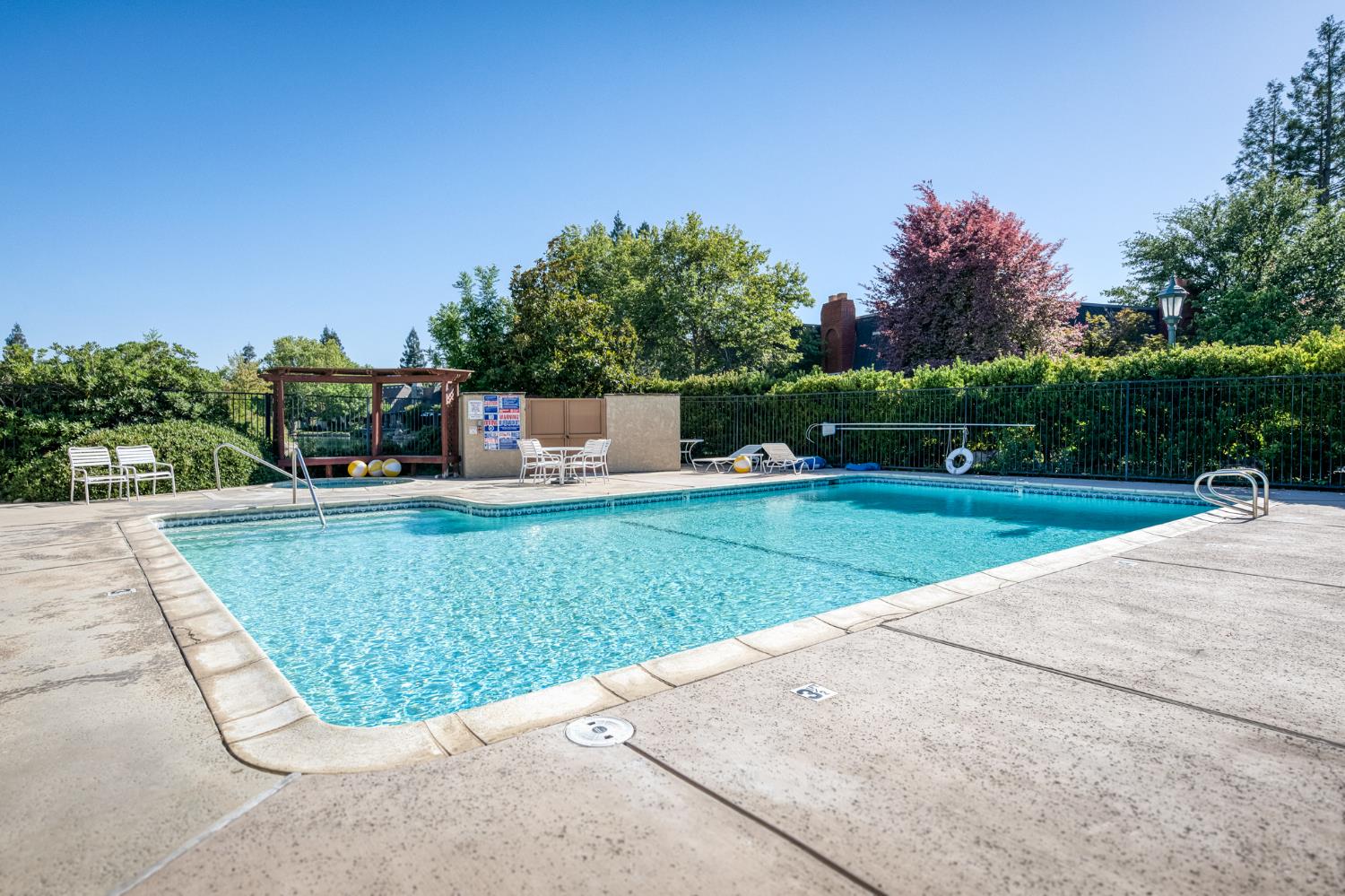 2997 W Silverhill Ln, Fresno, CA 93711