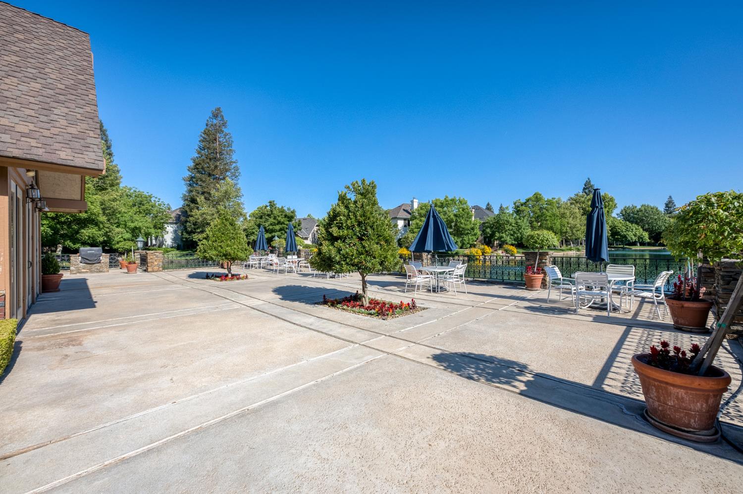 2997 W Silverhill Ln, Fresno, CA 93711