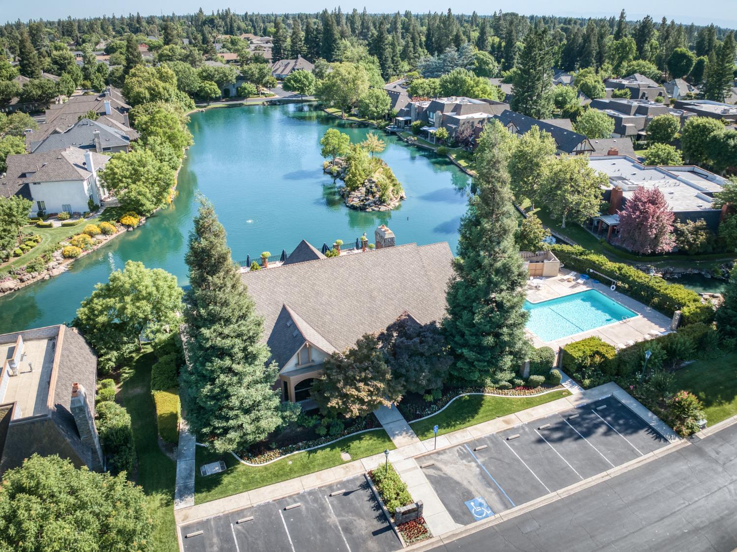 2997 W Silverhill Ln, Fresno, CA 93711