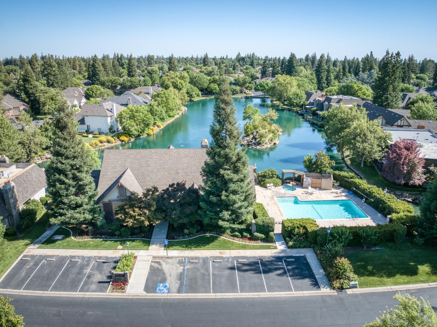2997 W Silverhill Ln, Fresno, CA 93711