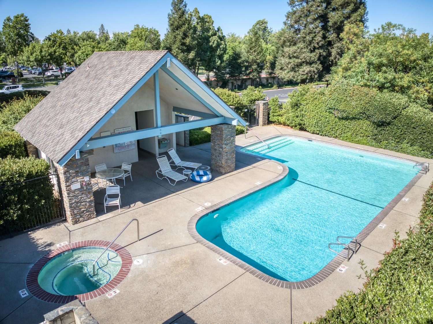2997 W Silverhill Ln, Fresno, CA 93711