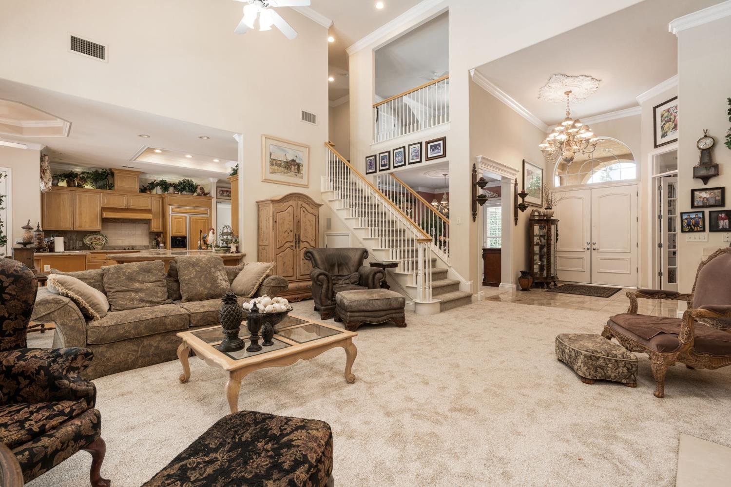 10532 N Medinah Cir, Fresno, CA 93730