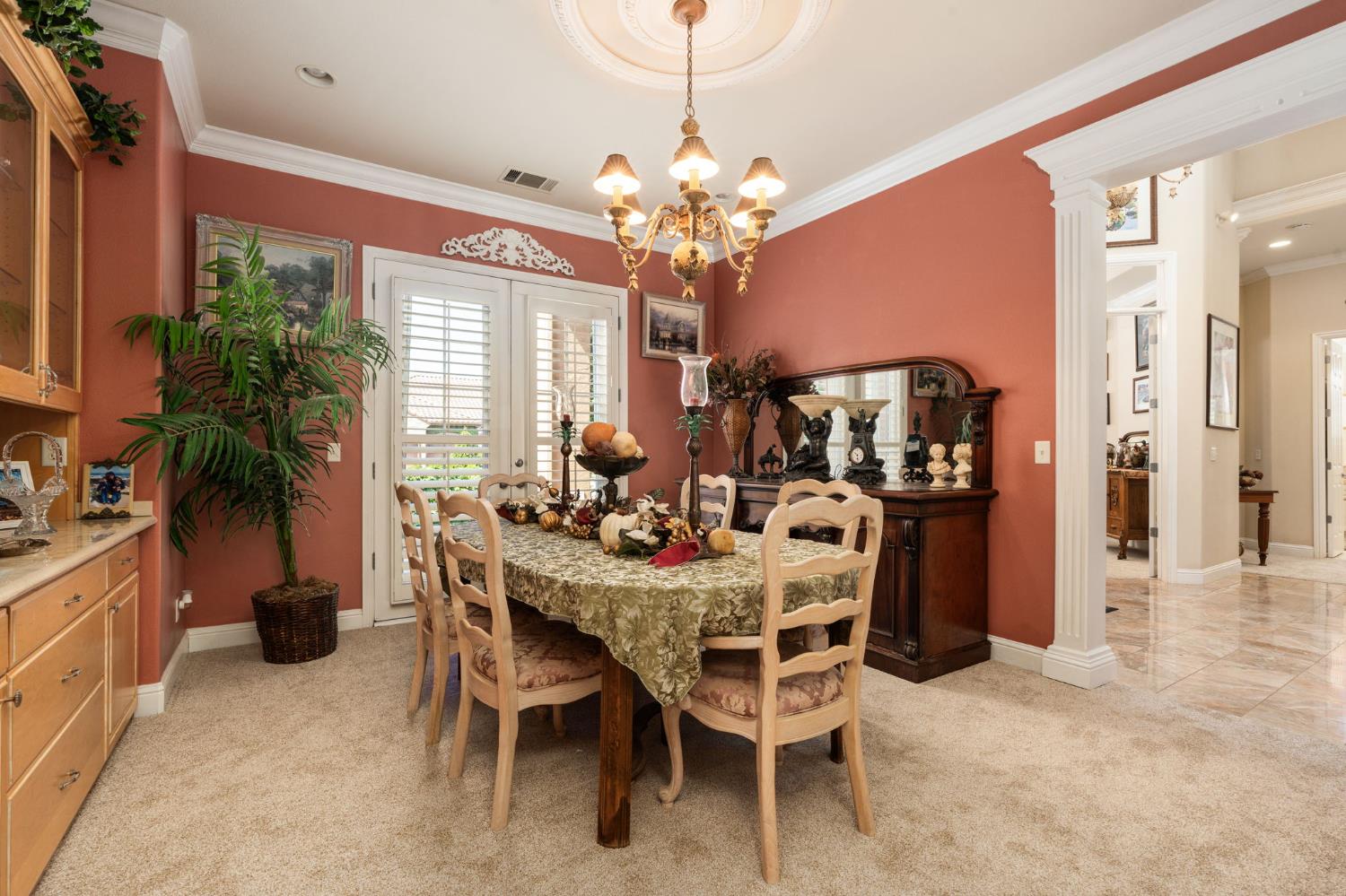 10532 N Medinah Cir, Fresno, CA 93730
