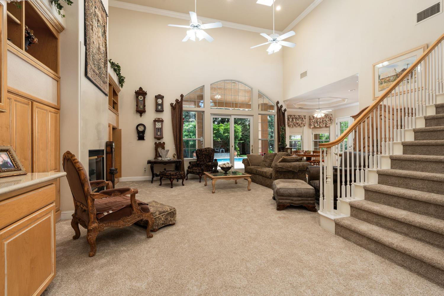 10532 N Medinah Cir, Fresno, CA 93730