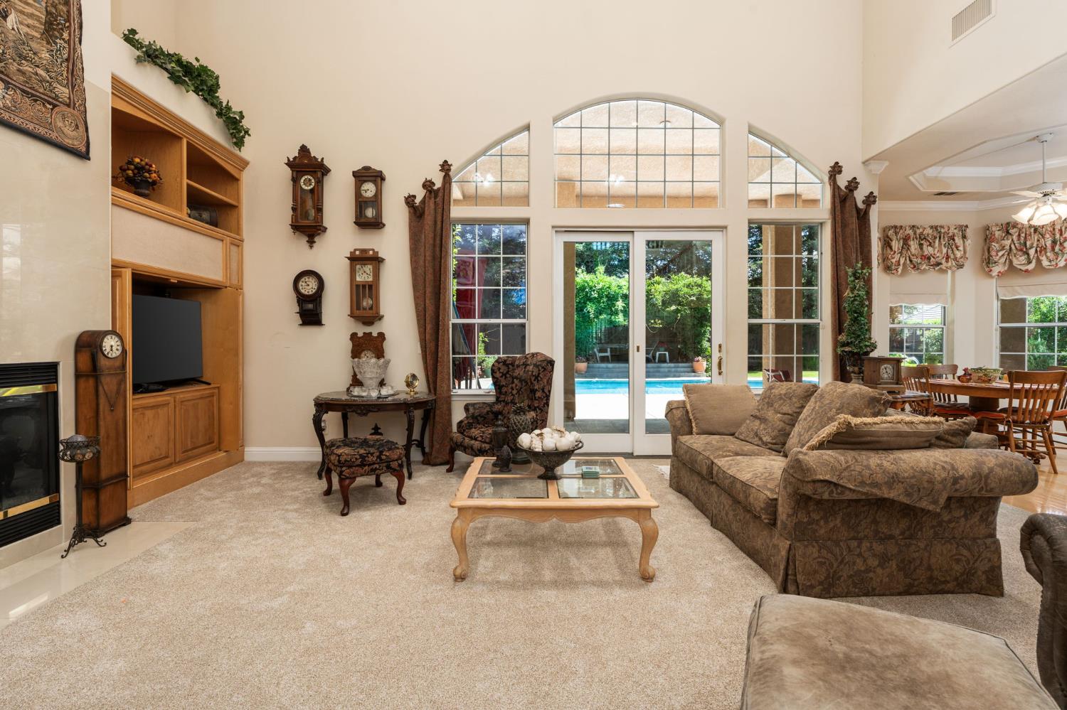 10532 N Medinah Cir, Fresno, CA 93730