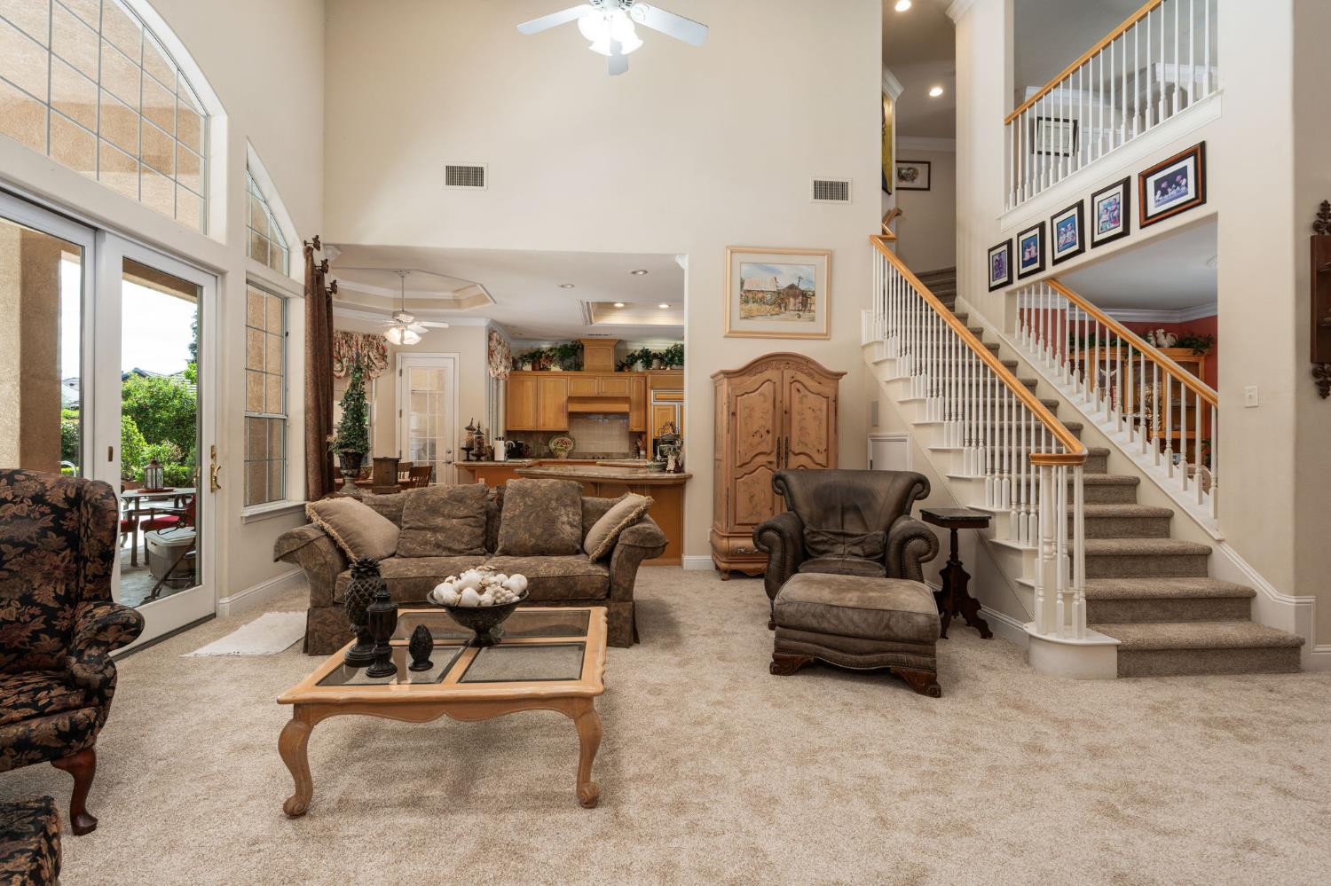 10532 N Medinah Cir, Fresno, CA 93730