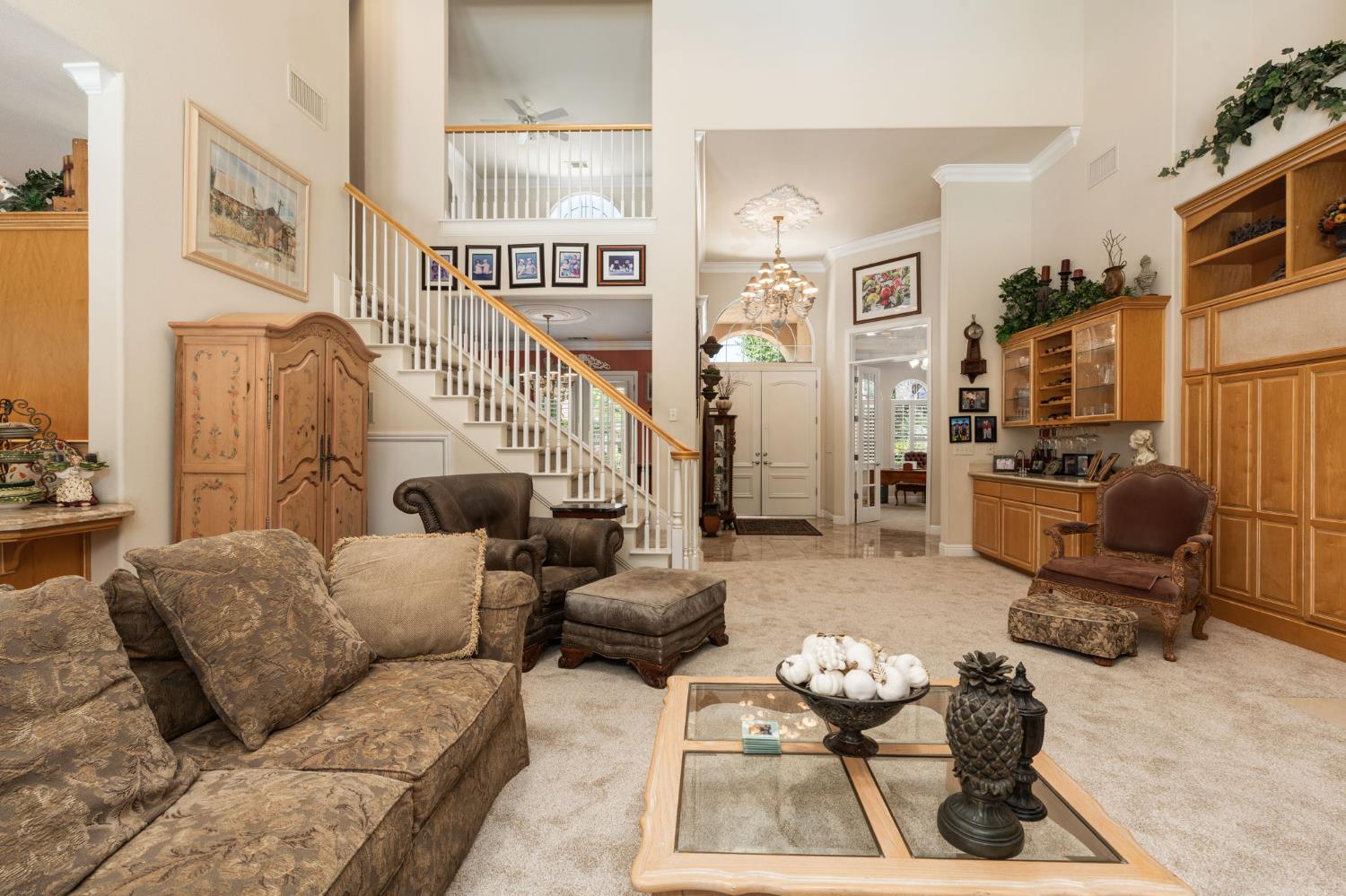 10532 N Medinah Cir, Fresno, CA 93730