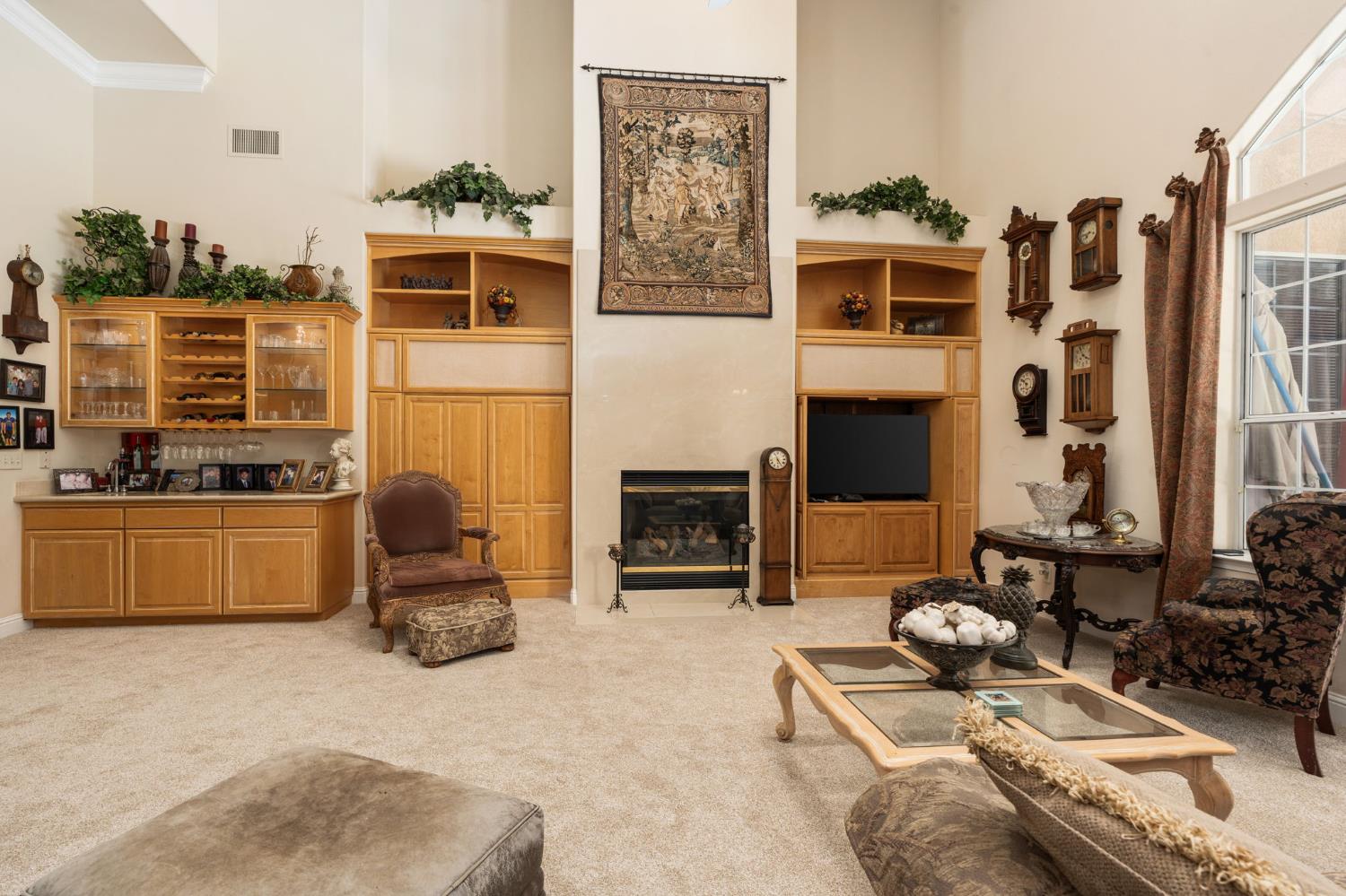 10532 N Medinah Cir, Fresno, CA 93730