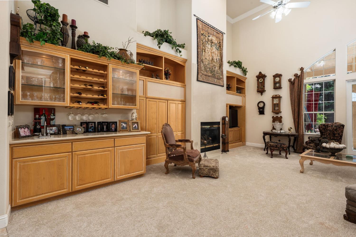 10532 N Medinah Cir, Fresno, CA 93730
