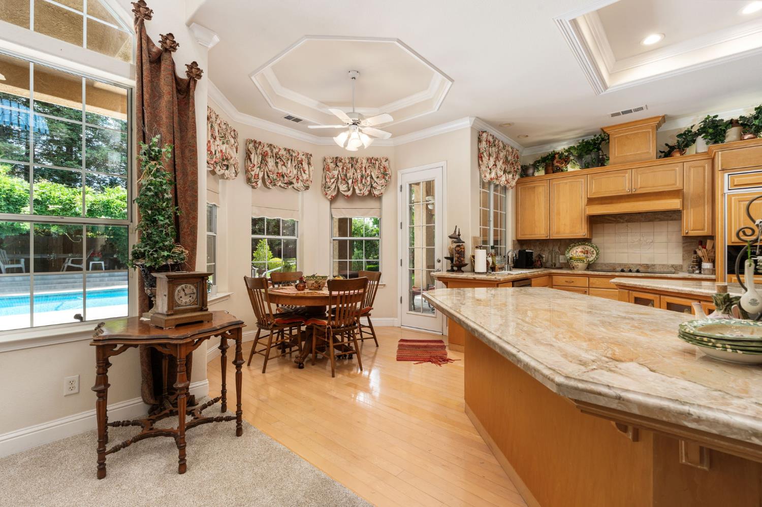 10532 N Medinah Cir, Fresno, CA 93730