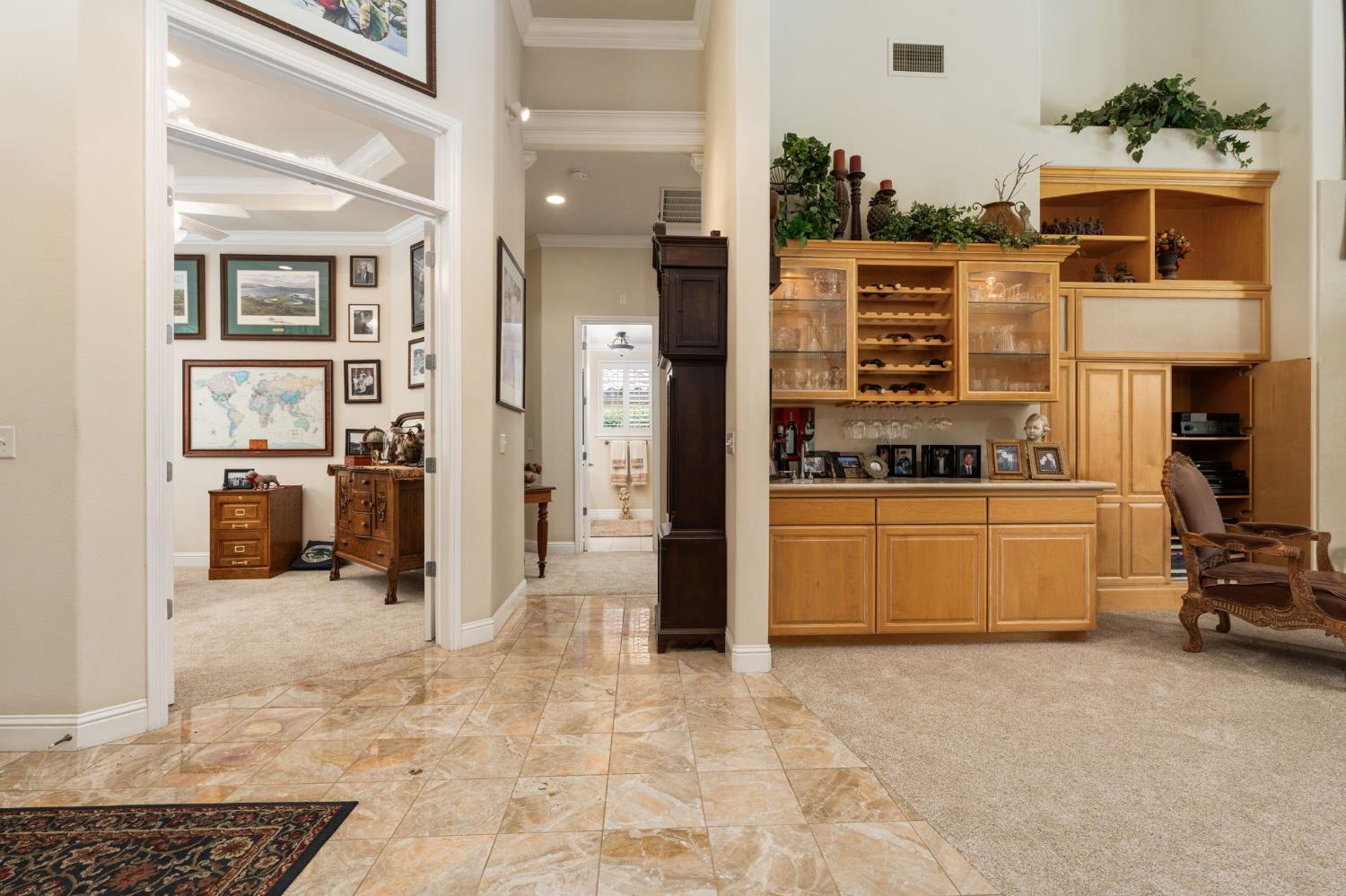 10532 N Medinah Cir, Fresno, CA 93730