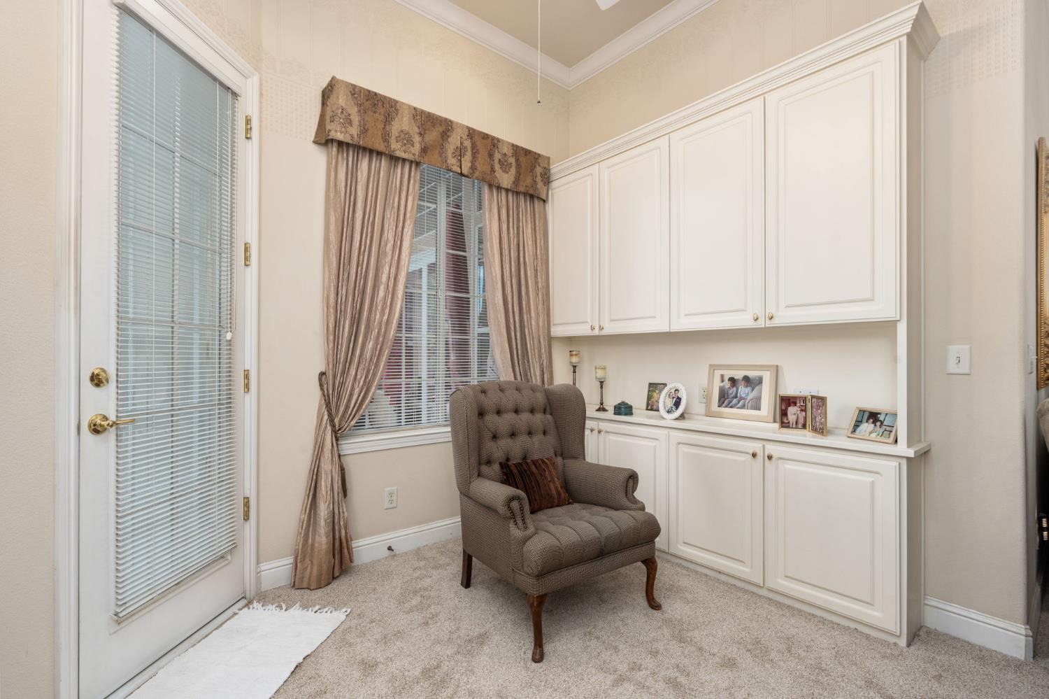 10532 N Medinah Cir, Fresno, CA 93730