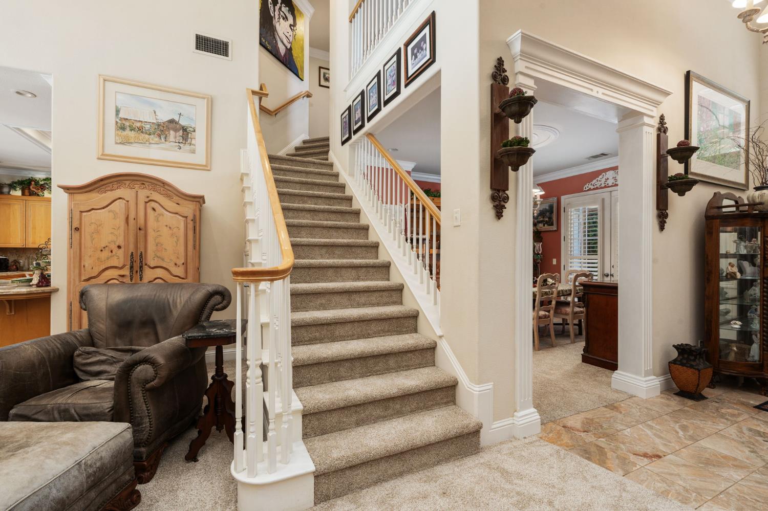 10532 N Medinah Cir, Fresno, CA 93730