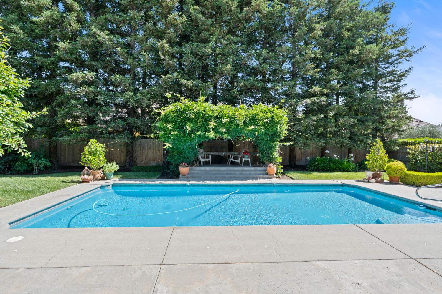 10532 N Medinah Cir, Fresno, CA 93730
