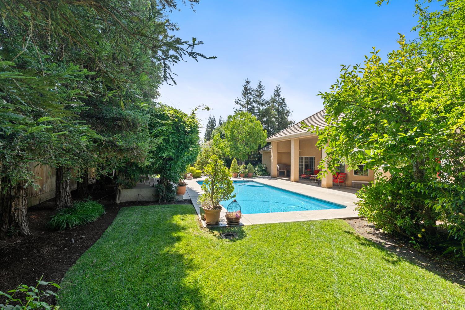 10532 N Medinah Cir, Fresno, CA 93730