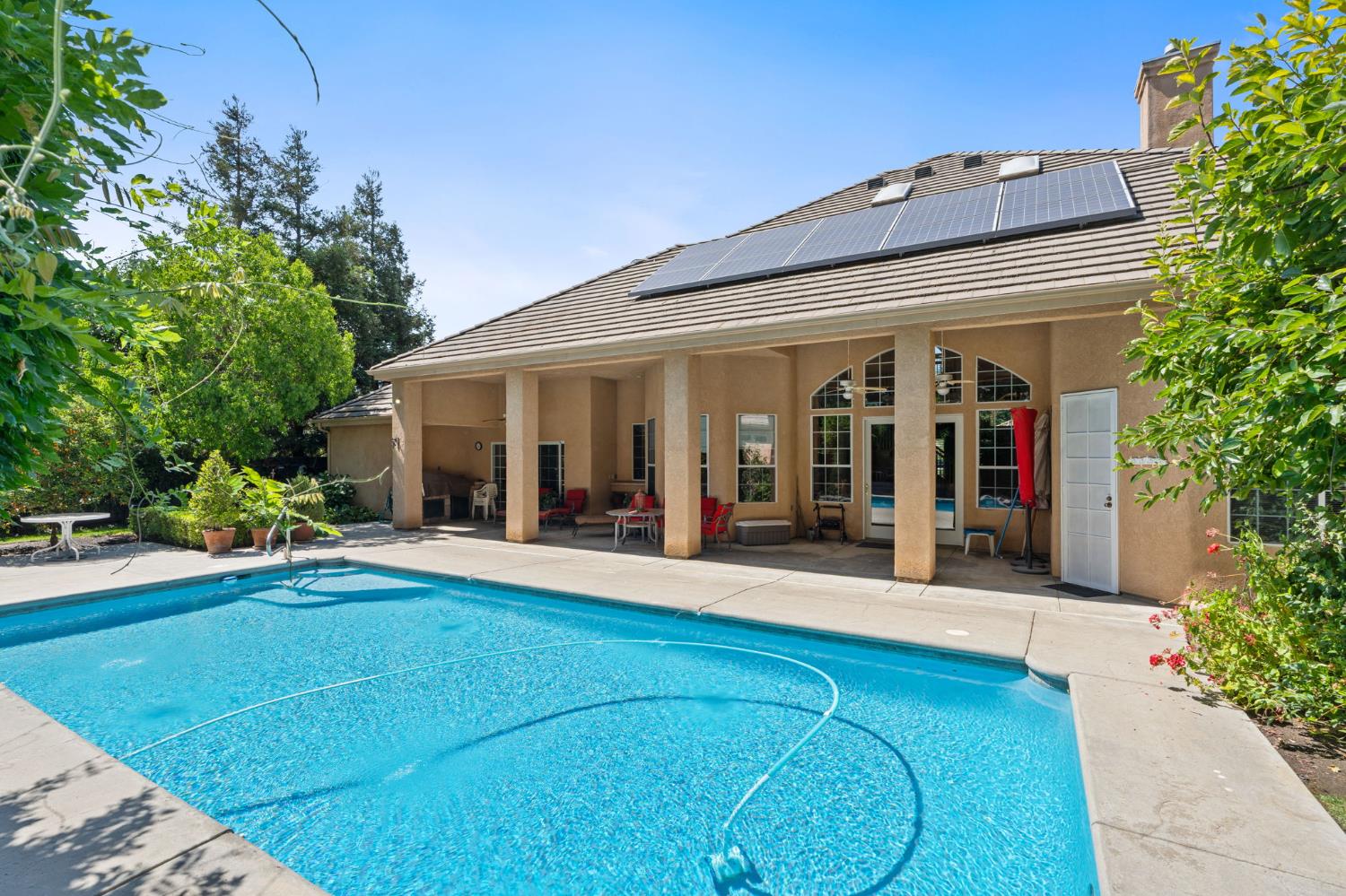 10532 N Medinah Cir, Fresno, CA 93730
