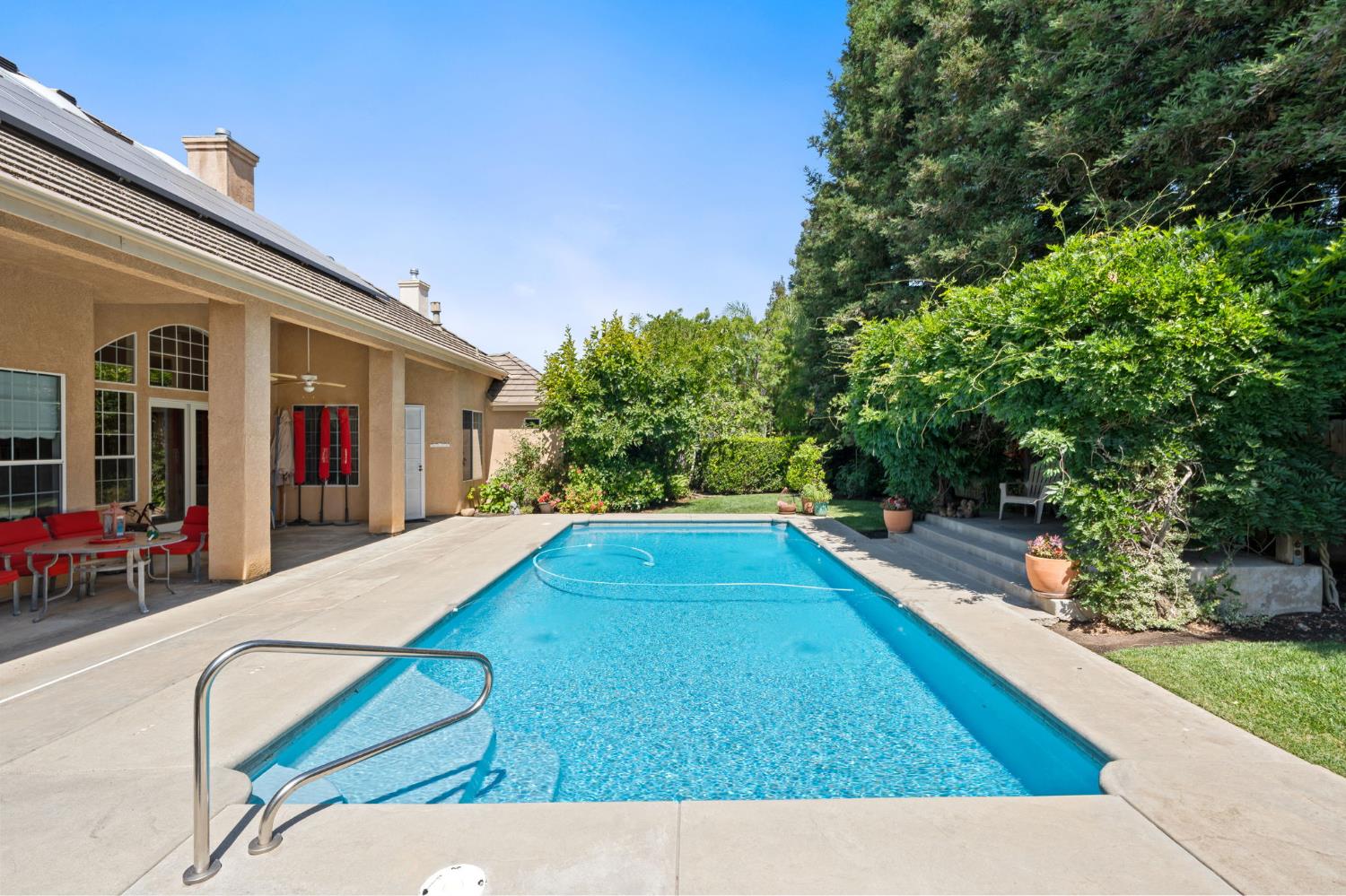 10532 N Medinah Cir, Fresno, CA 93730