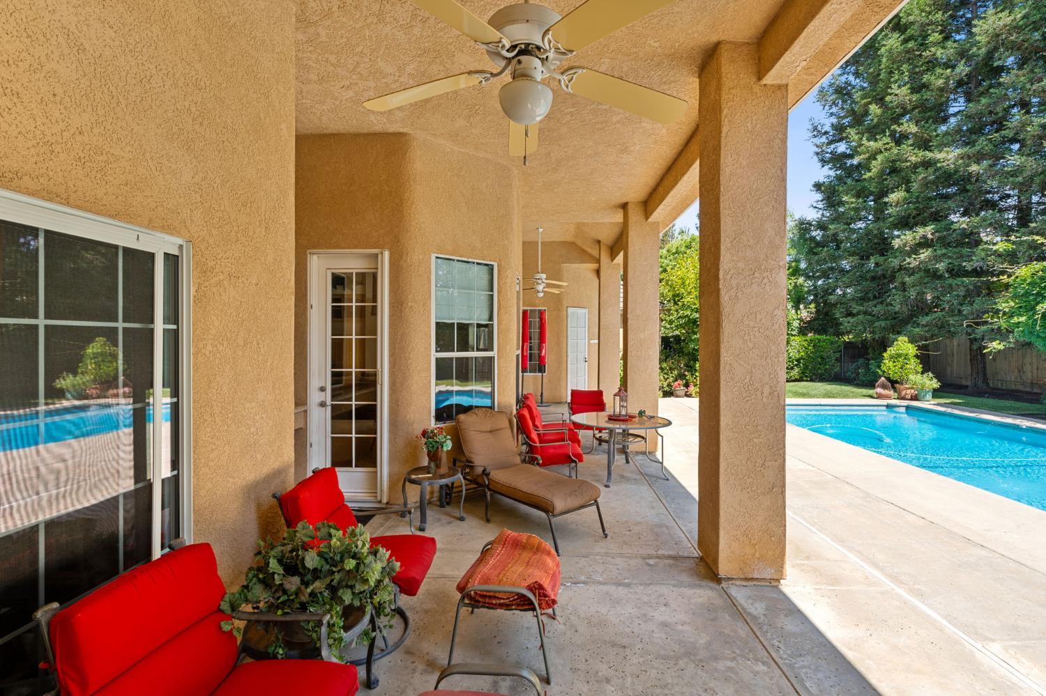 10532 N Medinah Cir, Fresno, CA 93730