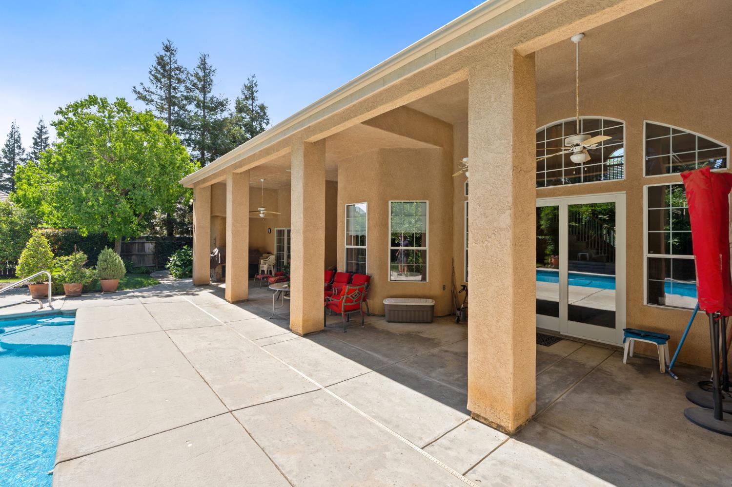 10532 N Medinah Cir, Fresno, CA 93730