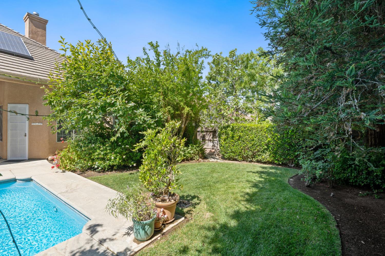 10532 N Medinah Cir, Fresno, CA 93730