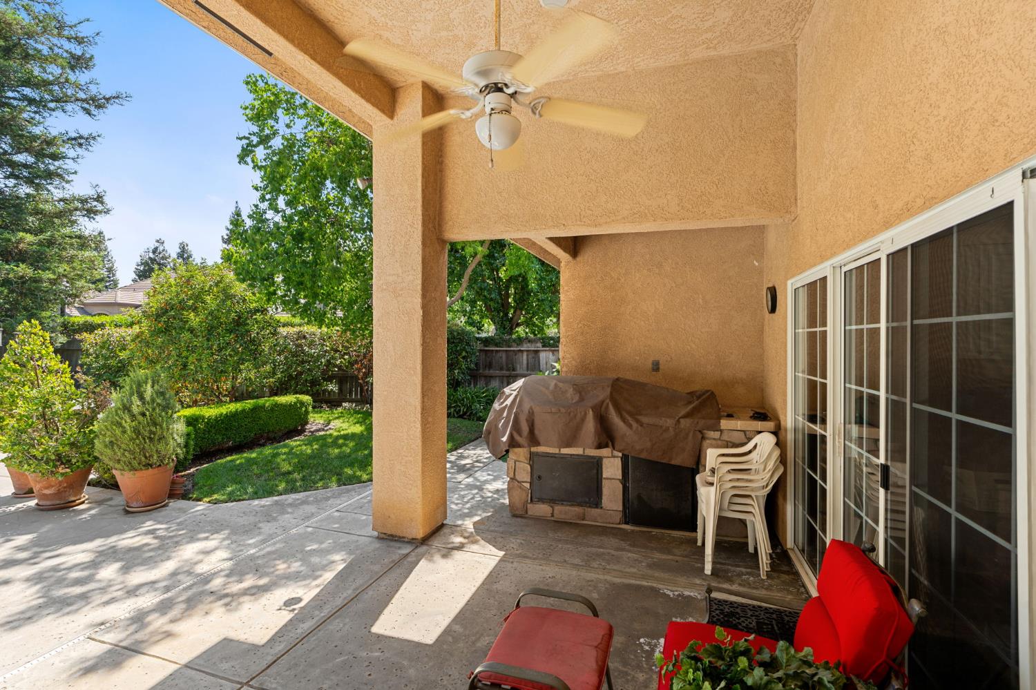 10532 N Medinah Cir, Fresno, CA 93730