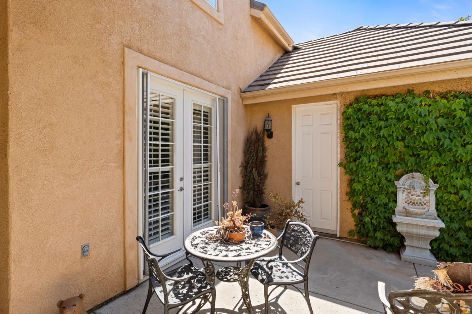 10532 N Medinah Cir, Fresno, CA 93730