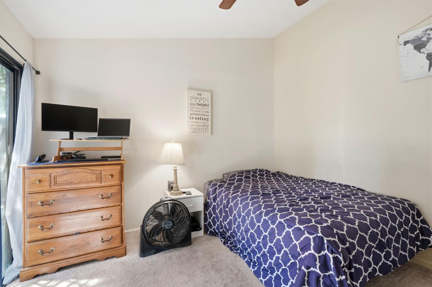 1008 N Manzanita St, Visalia, CA 93292